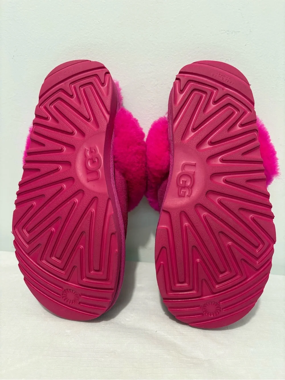 UGG Women's Bright Fuchsia Shearling Slide Slippers